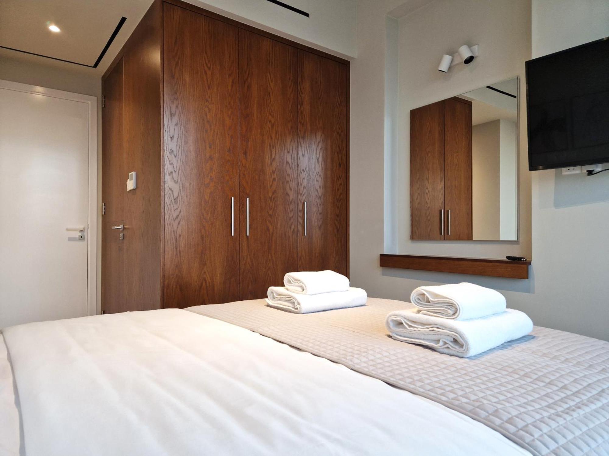 Aeon Residences - In The Heart Of Paphos Bagian luar foto