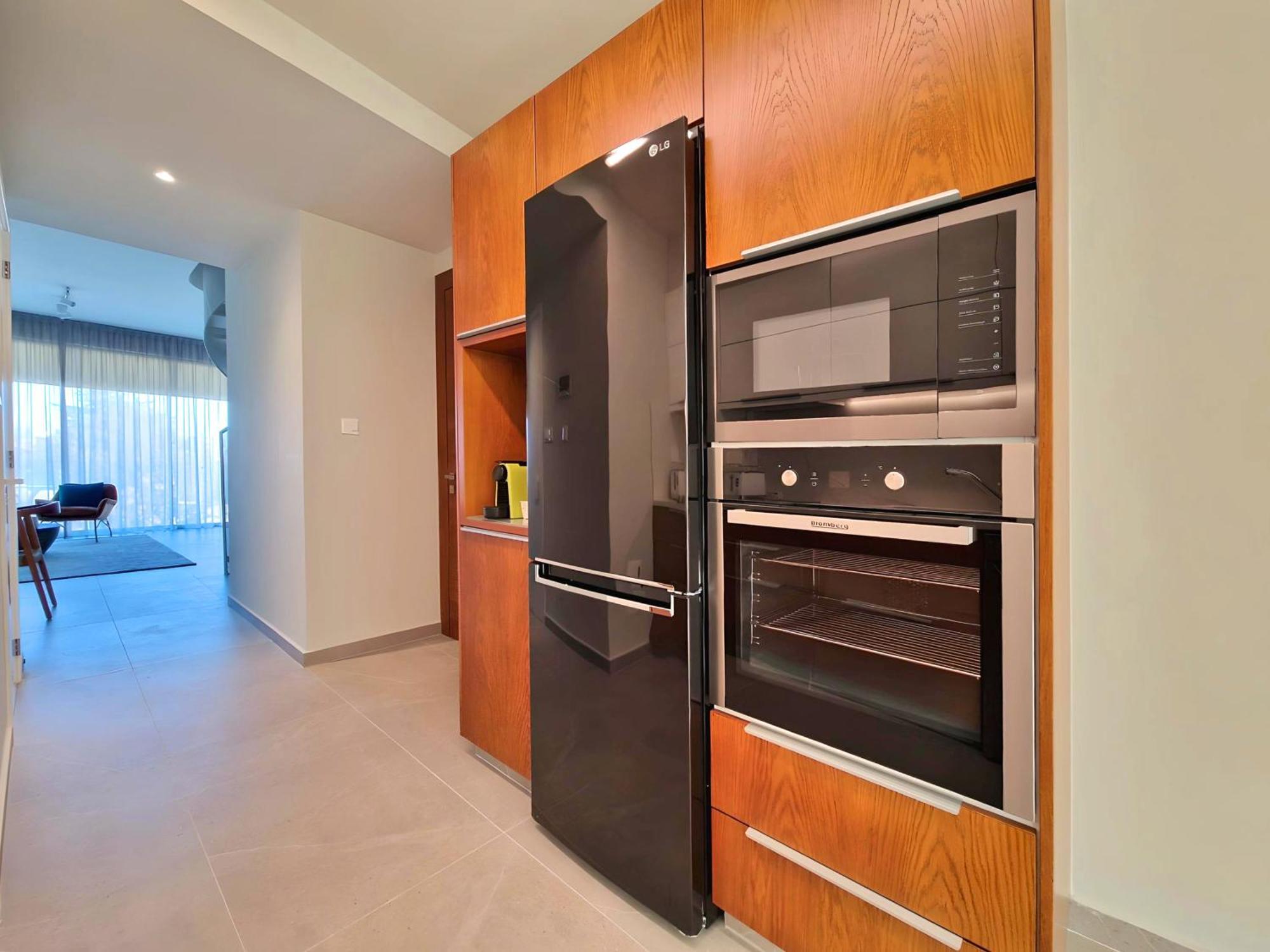 Aeon Residences - In The Heart Of Paphos Bagian luar foto