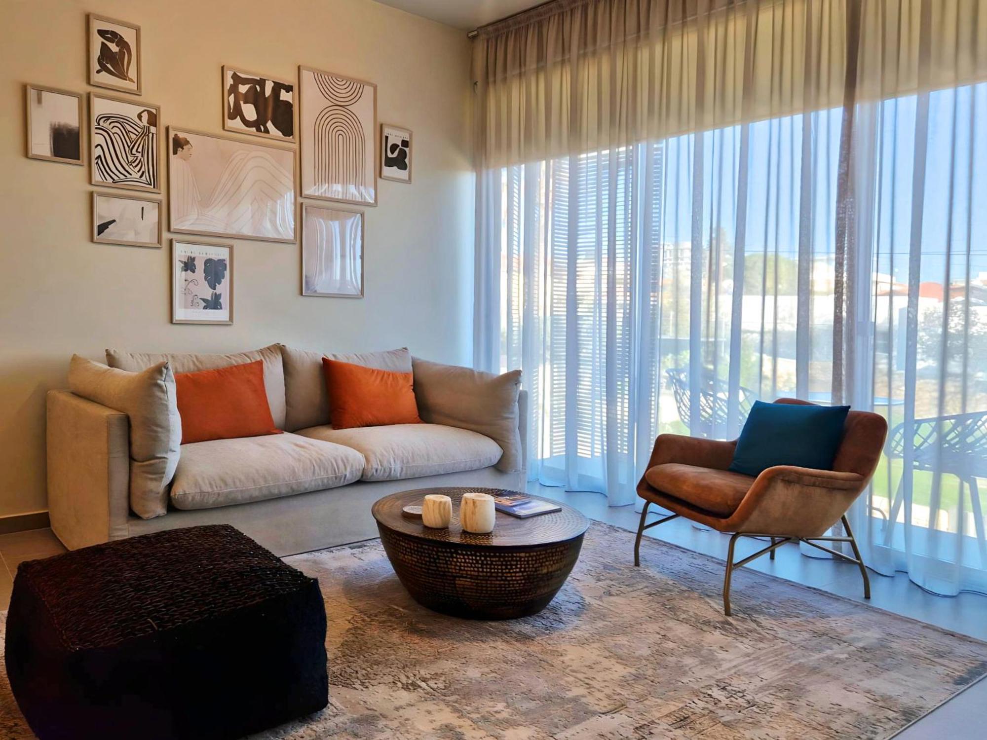 Aeon Residences - In The Heart Of Paphos Bagian luar foto