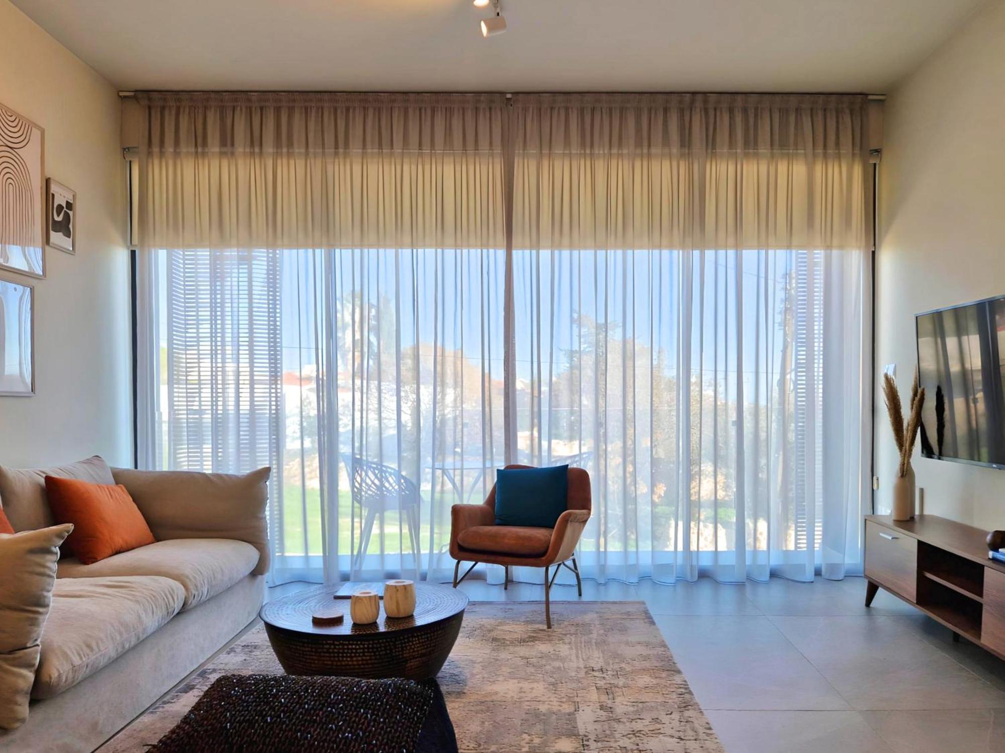 Aeon Residences - In The Heart Of Paphos Bagian luar foto