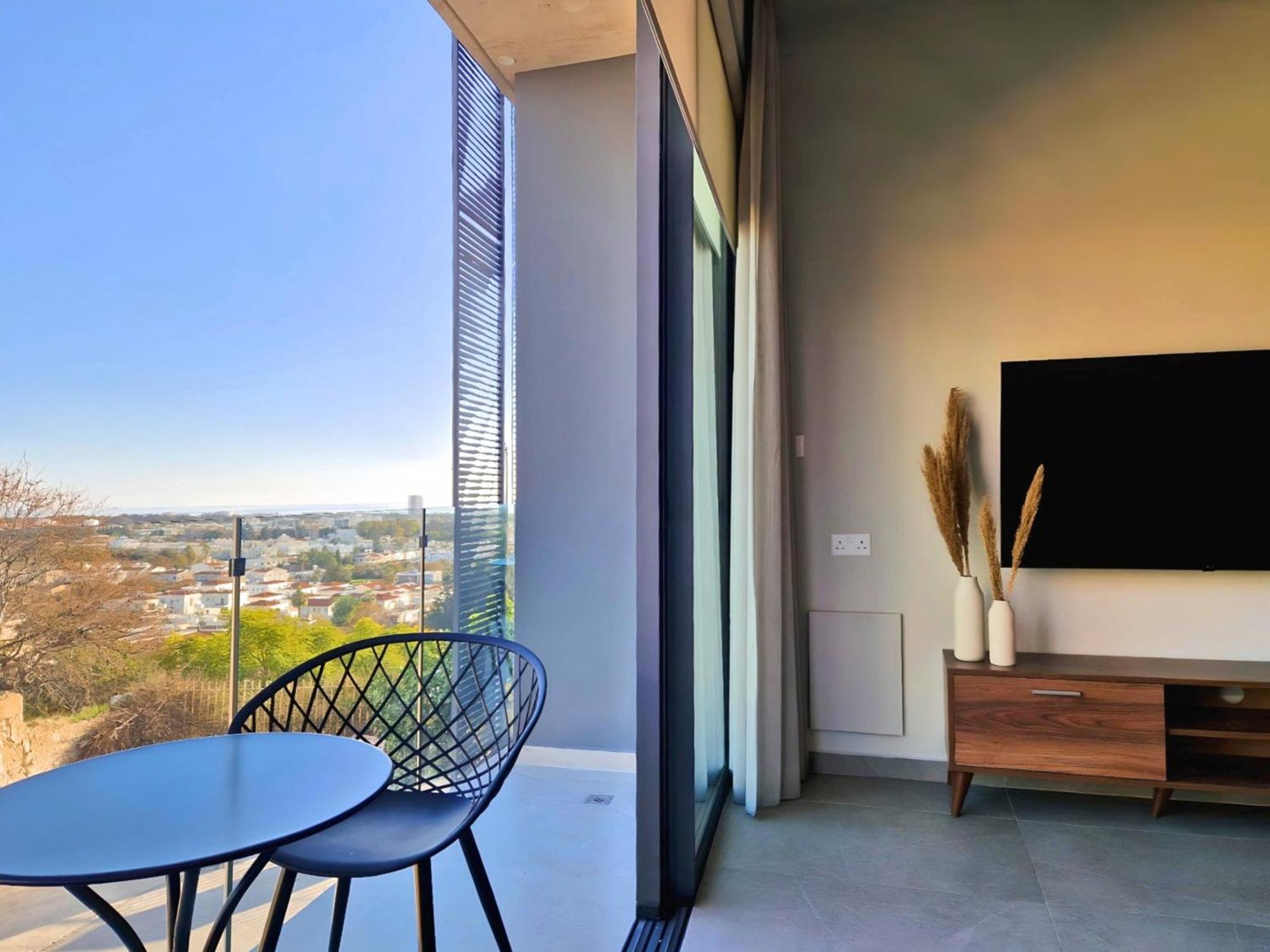 Aeon Residences - In The Heart Of Paphos Bagian luar foto