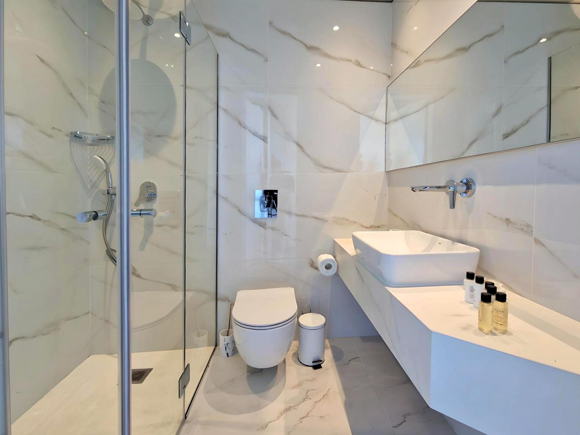 Aeon Residences - In The Heart Of Paphos Bagian luar foto