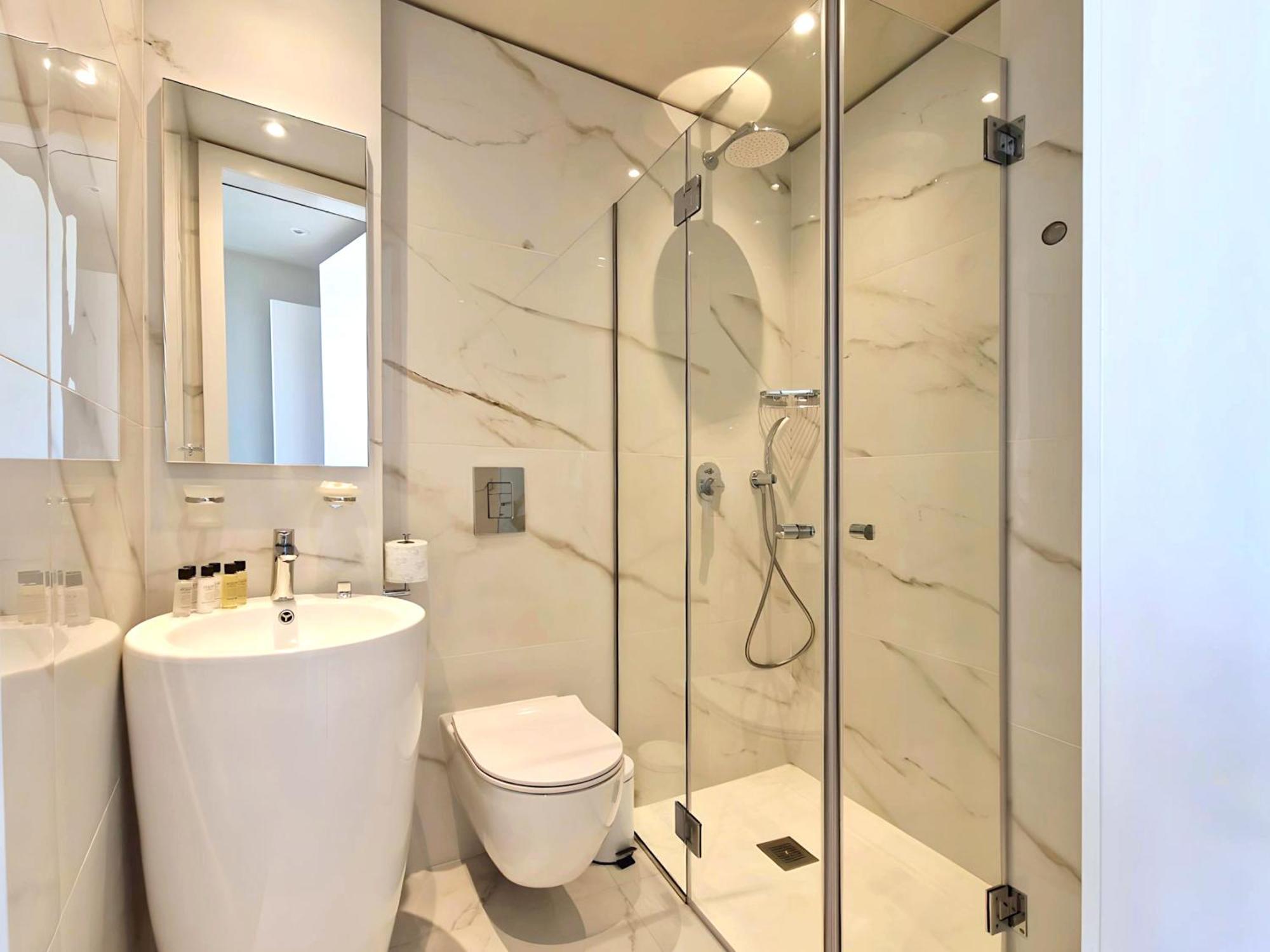 Aeon Residences - In The Heart Of Paphos Bagian luar foto