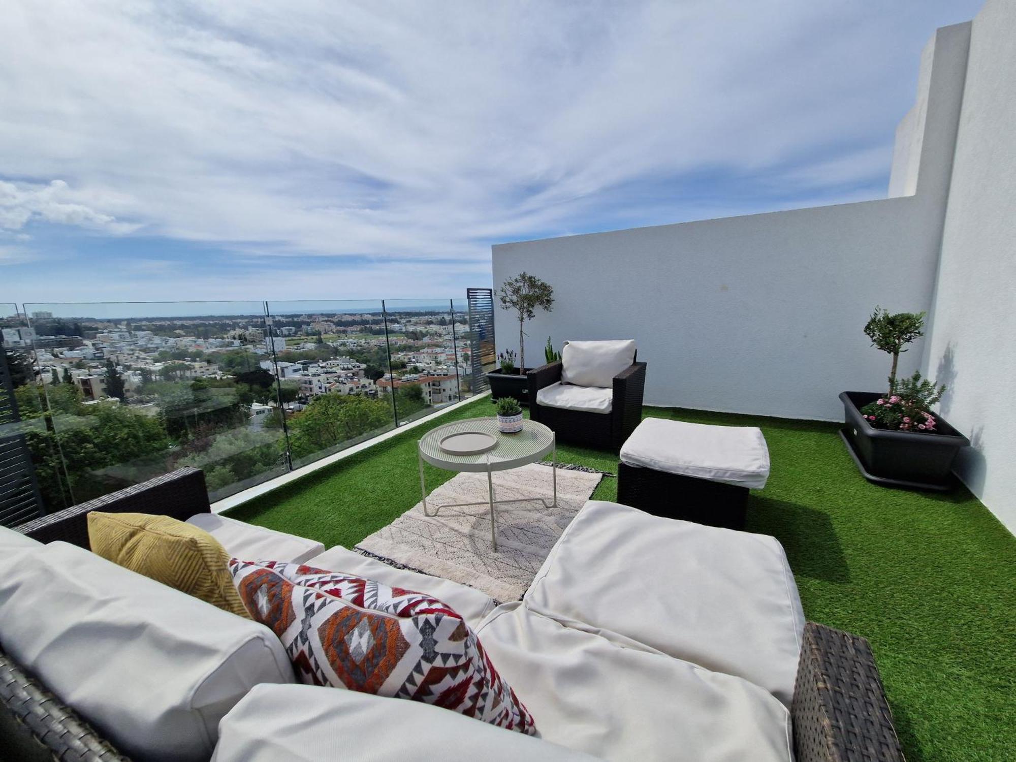 Aeon Residences - In The Heart Of Paphos Ruang foto